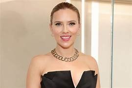 Scarlett Johansson Reacts to Viral Video of Woman Vanishing Behind Her