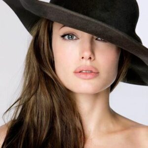 Timeless Beauty: Angelina Jolie Defies Aging with Ageless Elegance Timeless Beauty: Angelina Jolie Defies Aging with Ageless Elegance