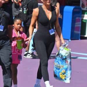 Khloe Kardashian And Daughter Enjoy A Day At Universal Studios Khloe Kardashian And Daughter Enjoy A Day At Universal Studios