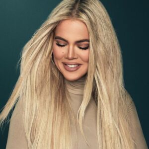 In the face of heartbreak and challenges, Khloe Kardashian’s unwavering strength shines through, exuding glamour and confidence in Hollywood.